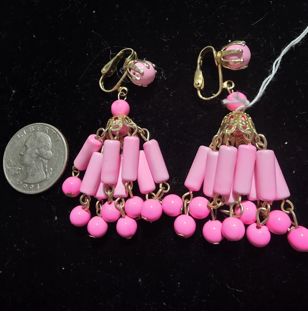 Fun Pink Vintage Dangle Earrings - Picture 3 of 4